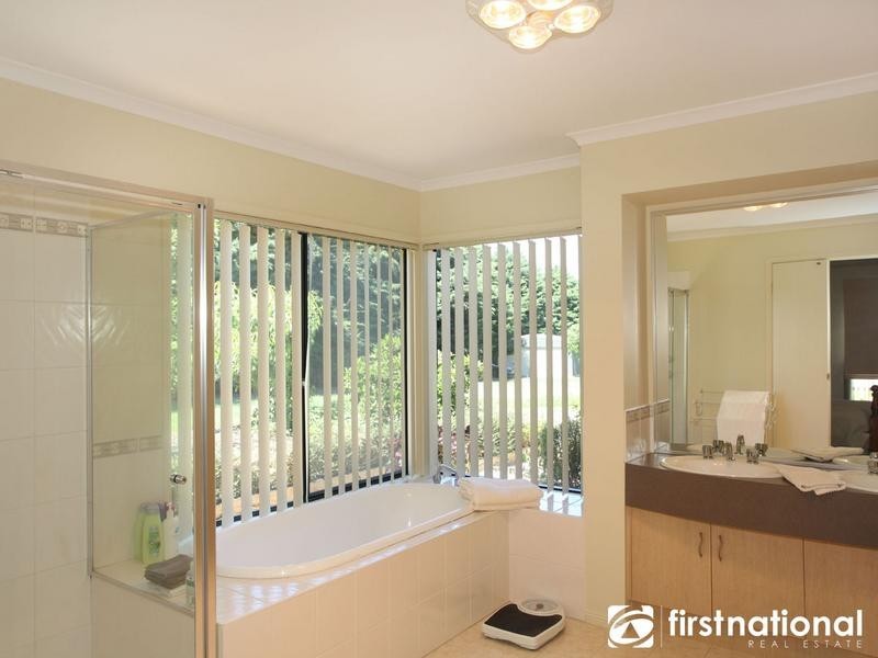 6 Gordon Close, Narre Warren South VIC 3805