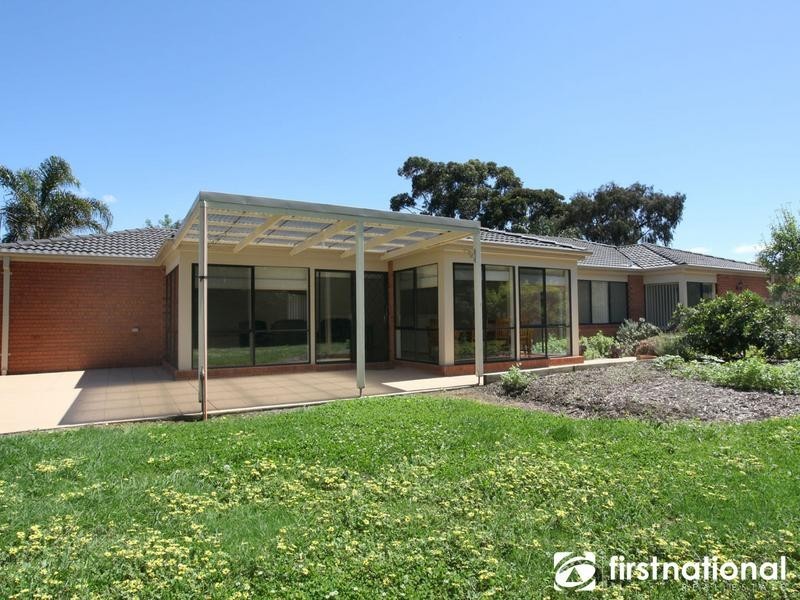 6 Gordon Close, Narre Warren South VIC 3805