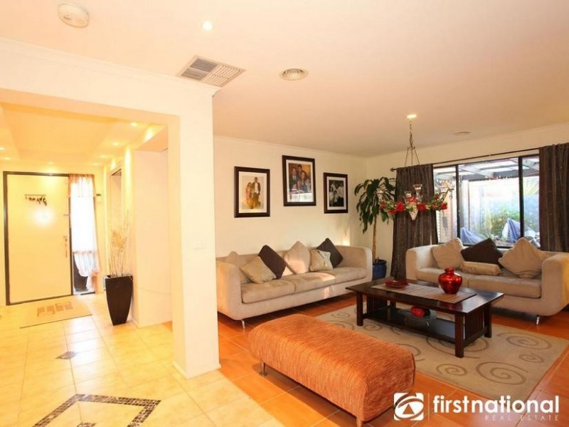 11 Margie Square, Narre Warren South VIC 3805