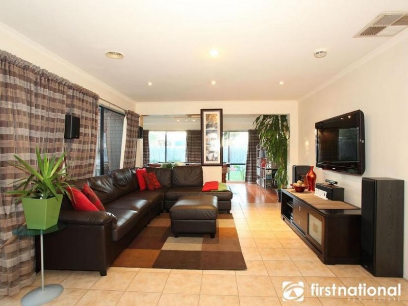 11 Margie Square, Narre Warren South VIC 3805
