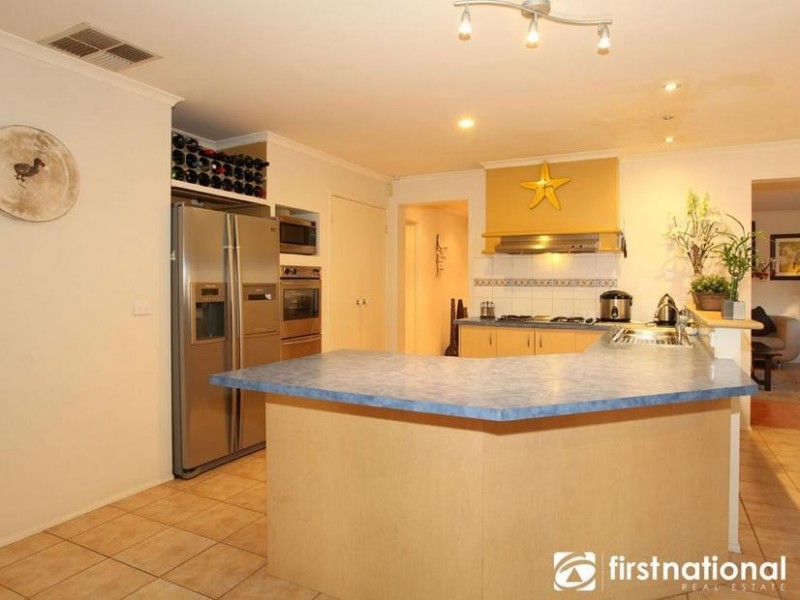 11 Margie Square, Narre Warren South VIC 3805