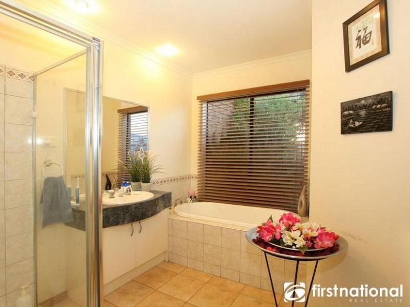 11 Margie Square, Narre Warren South VIC 3805