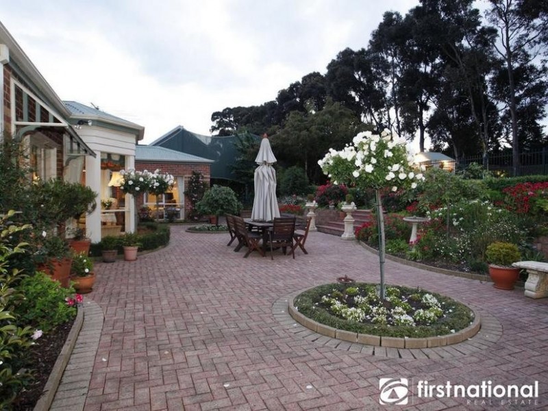 17-18 Moonbeam Close, Narre Warren South VIC 3805