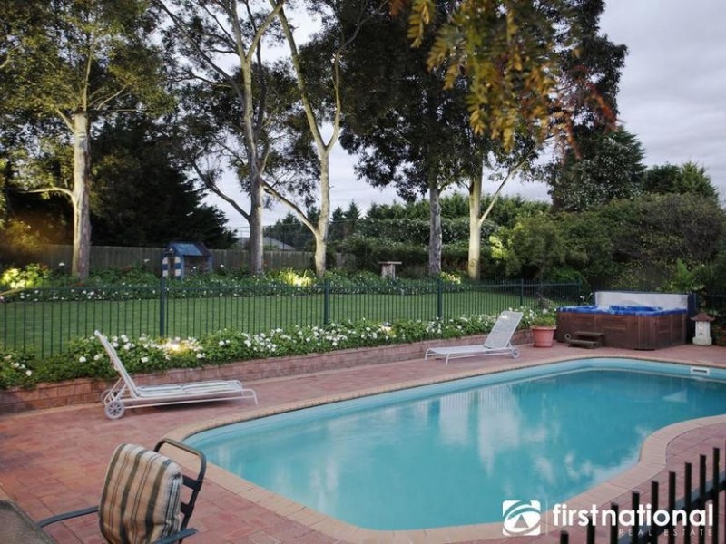 17-18 Moonbeam Close, Narre Warren South VIC 3805