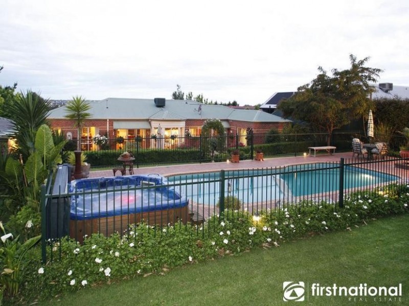 17-18 Moonbeam Close, Narre Warren South VIC 3805