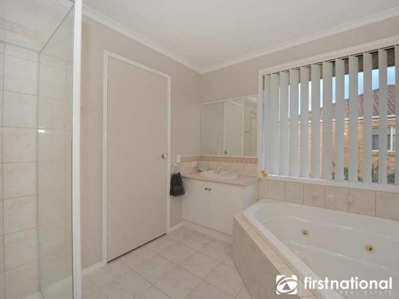 54 The Promenade, Narre Warren South VIC 3805