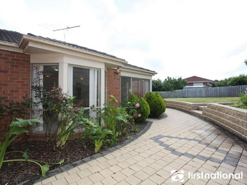 15 Lasiandra Circuit, Narre Warren VIC 3805