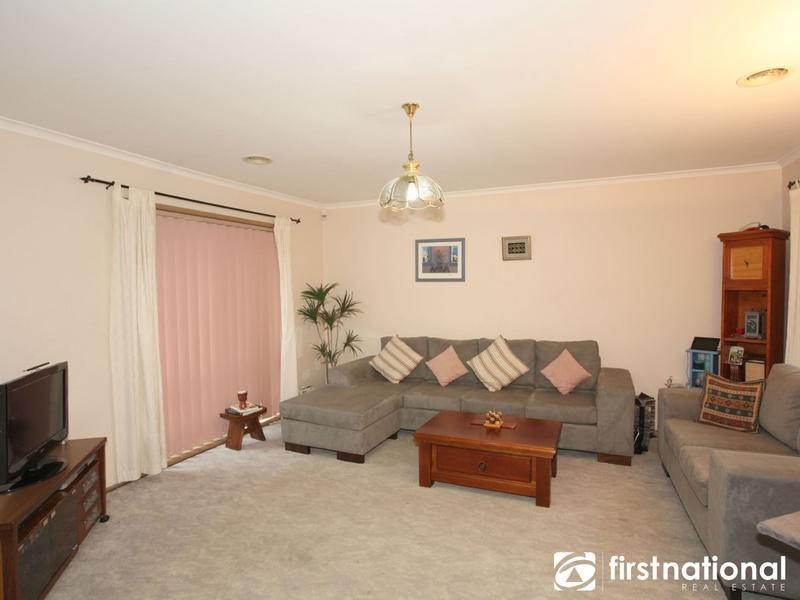 13 Sneddon Drive, Narre Warren South VIC 3805