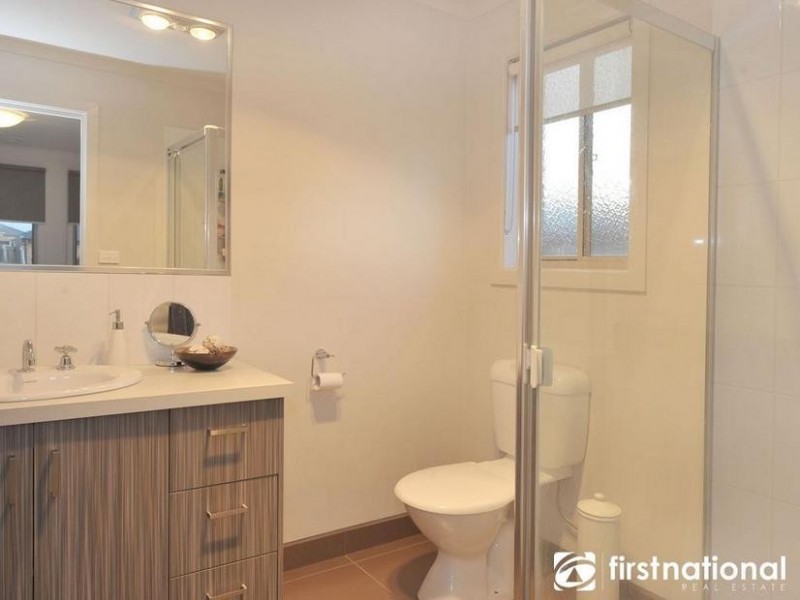 43 Westmoreland Avenue, Cranbourne North VIC 3977