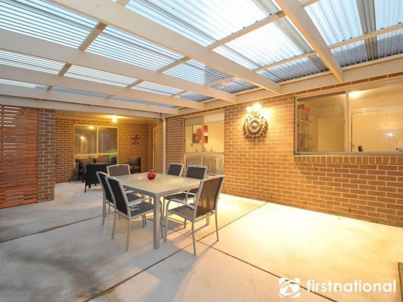 43 Westmoreland Avenue, Cranbourne North VIC 3977