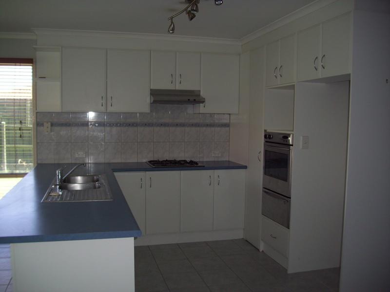 20 Grand Arch Way, Berwick VIC 3806