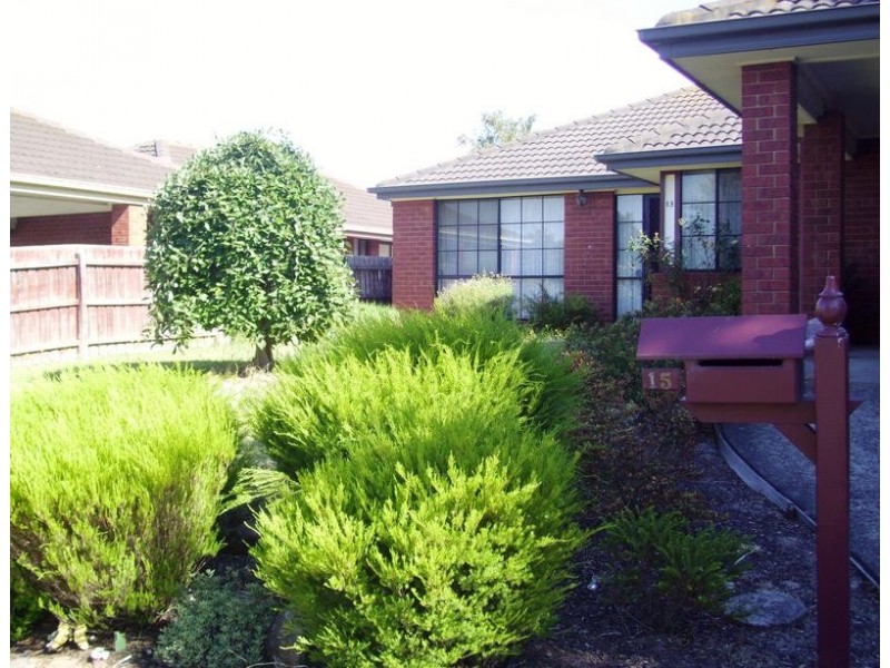 15 Artists Crescent, Narre Warren South VIC 3805