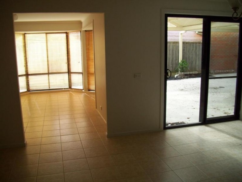 76 Kingston Avenue, Narre Warren South VIC 3805