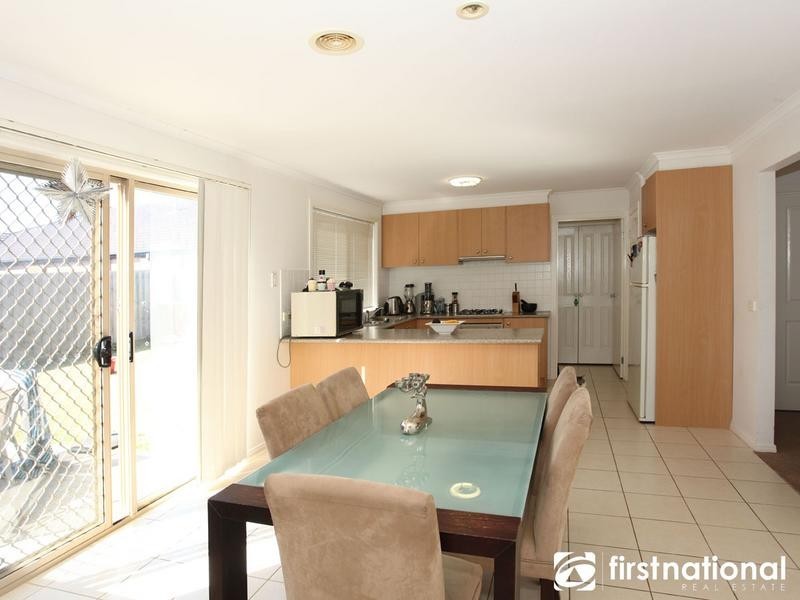 16 Lakeview Drive, Narre Warren South VIC 3805