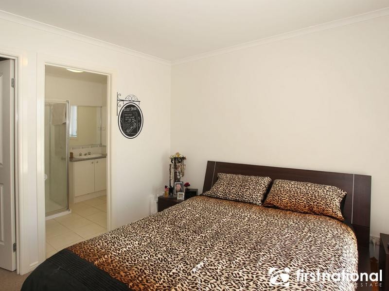 16 Lakeview Drive, Narre Warren South VIC 3805