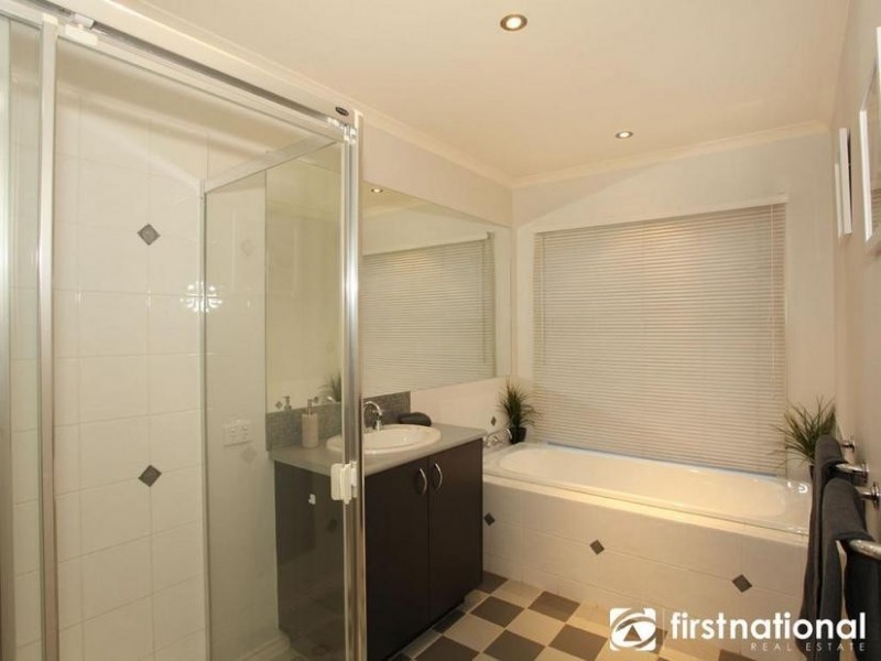 6 Conifer Court, Narre Warren South VIC 3805