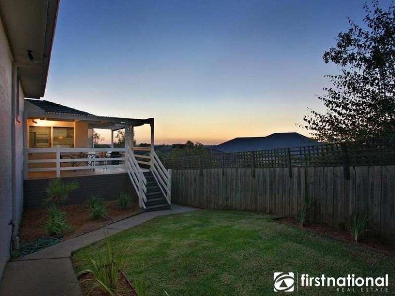 8 Hillview Place, Berwick VIC 3806