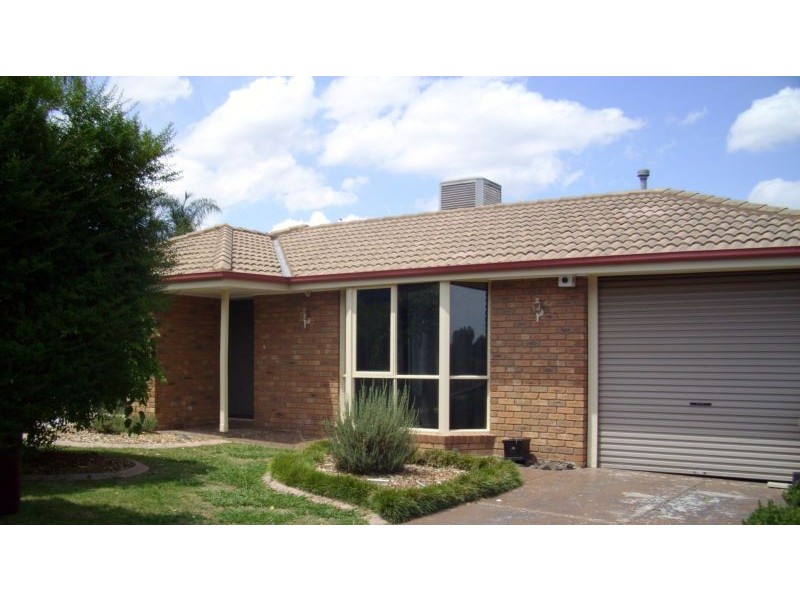 17 Amber Crescent, Narre Warren VIC 3805