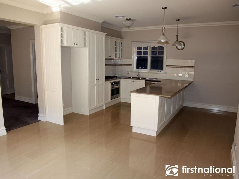 8A Palmerston Street, Berwick VIC 3806