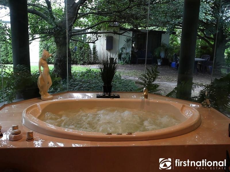 210 Kenilworth Ave, Beaconsfield VIC 3807