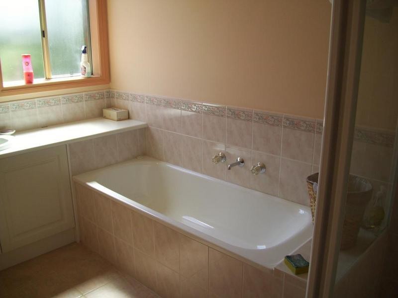 144 Sweeney Drive, Narre Warren VIC 3805