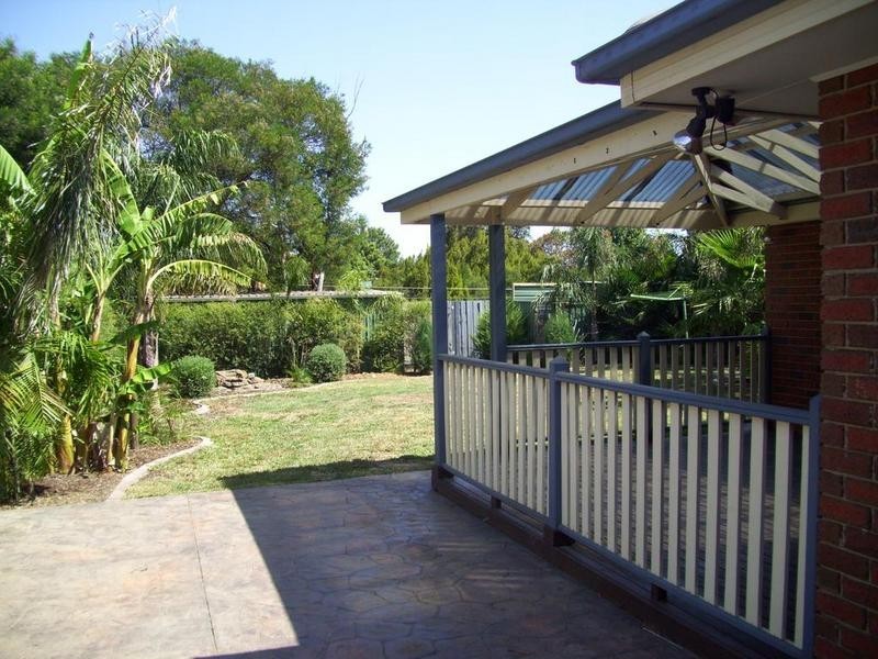 144 Sweeney Drive, Narre Warren VIC 3805