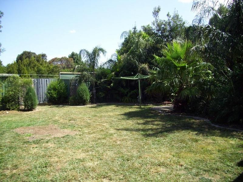 144 Sweeney Drive, Narre Warren VIC 3805