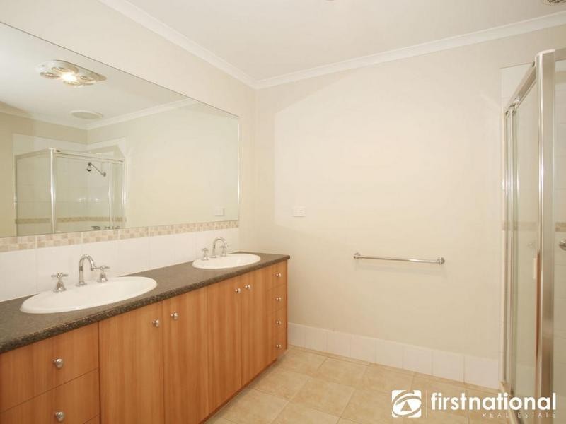 13 Janna Place, Berwick VIC 3806