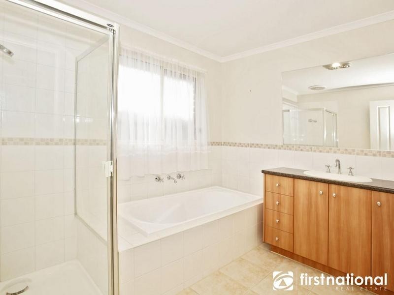 13 Janna Place, Berwick VIC 3806