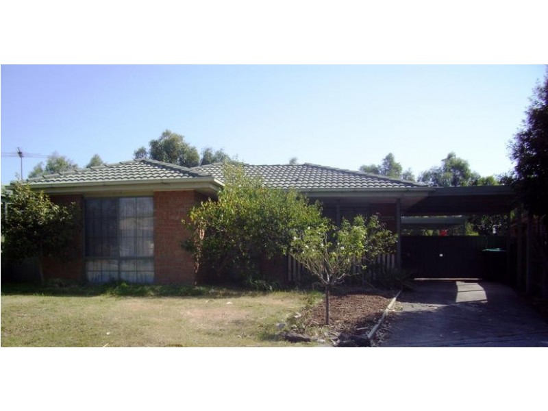 13 Insignia Crescent, Berwick VIC 3806
