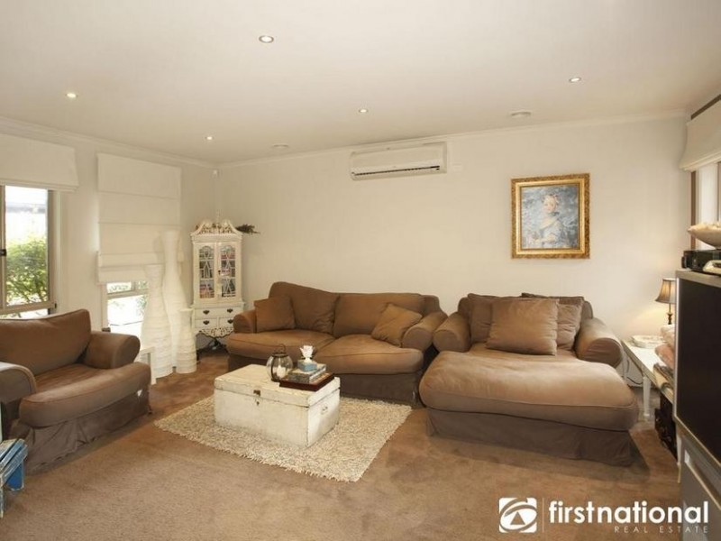 2/57 Wallace Street, Beaconsfield VIC 3807