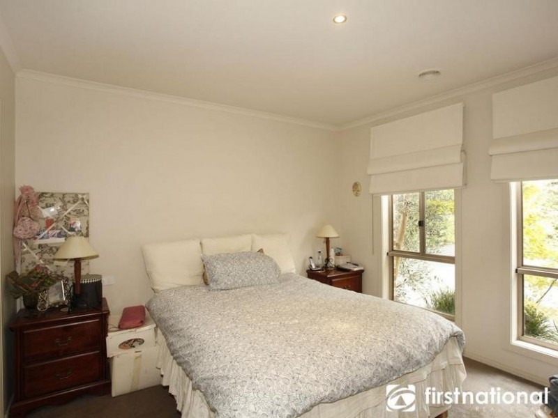 2/57 Wallace Street, Beaconsfield VIC 3807