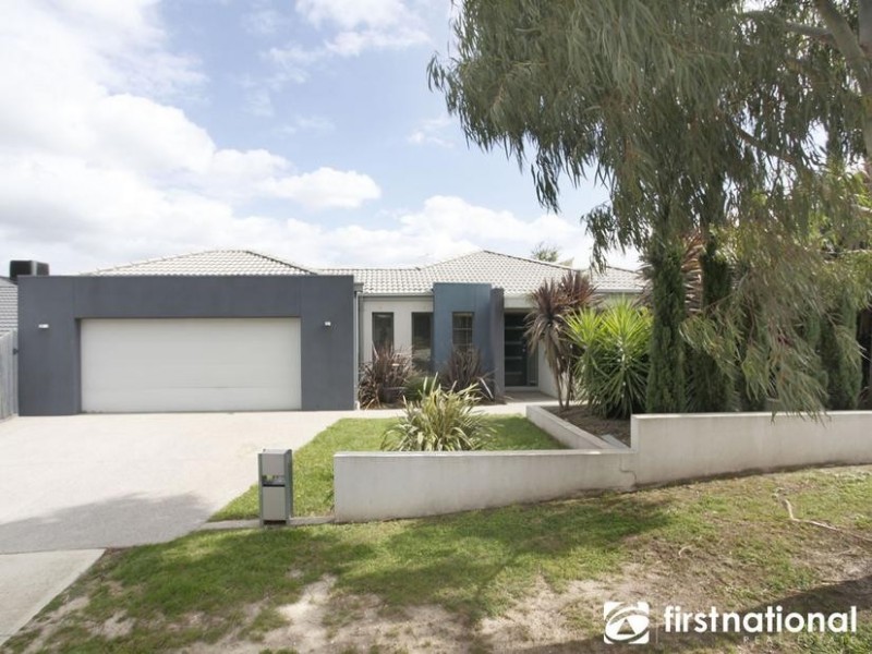 30 Lorikeet Drive, Berwick VIC 3806