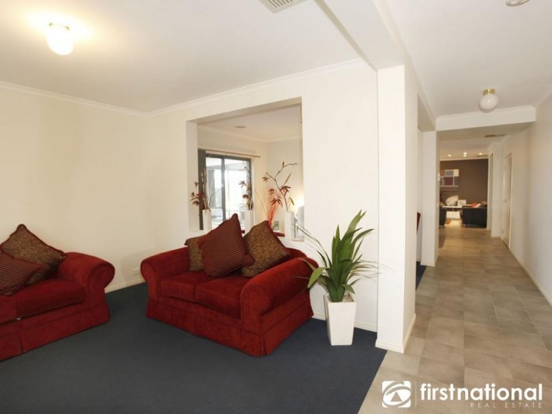 30 Lorikeet Drive, Berwick VIC 3806