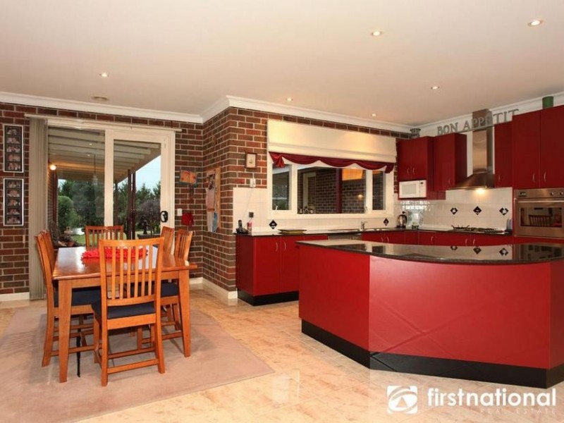 12 Glen Vista Drive, Narre Warren North VIC 3804