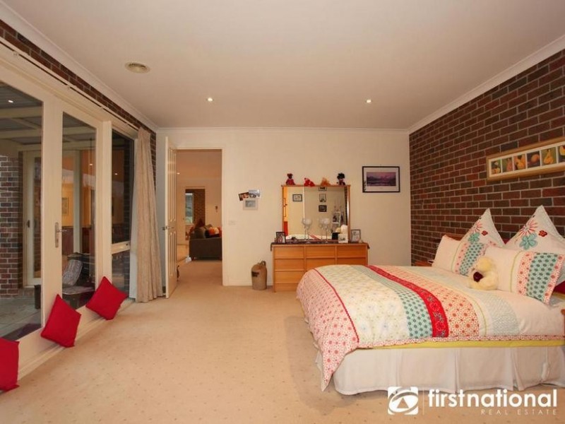 12 Glen Vista Drive, Narre Warren North VIC 3804