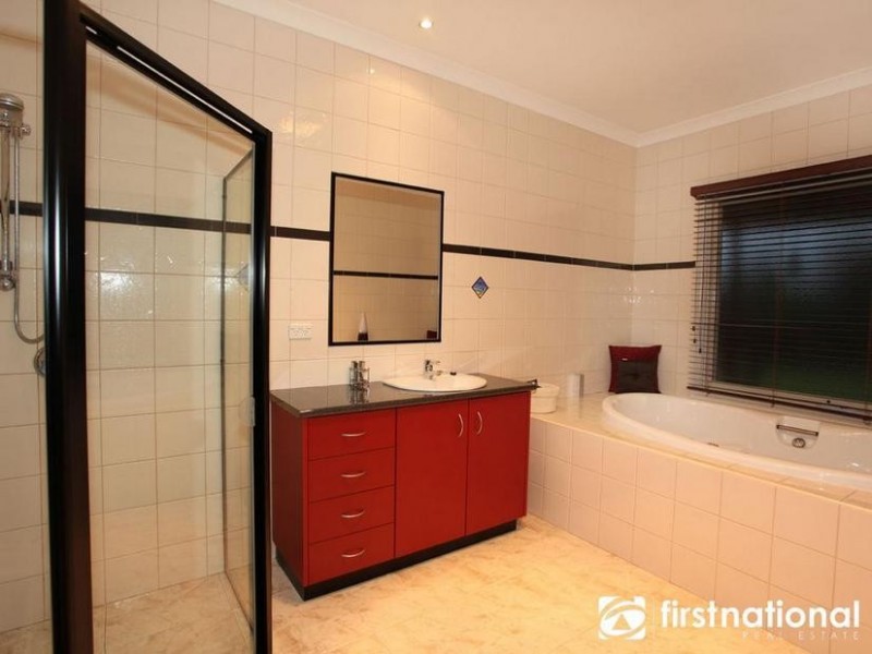 12 Glen Vista Drive, Narre Warren North VIC 3804