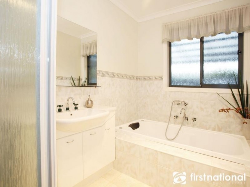 54 Bellevue Drive, Berwick VIC 3806