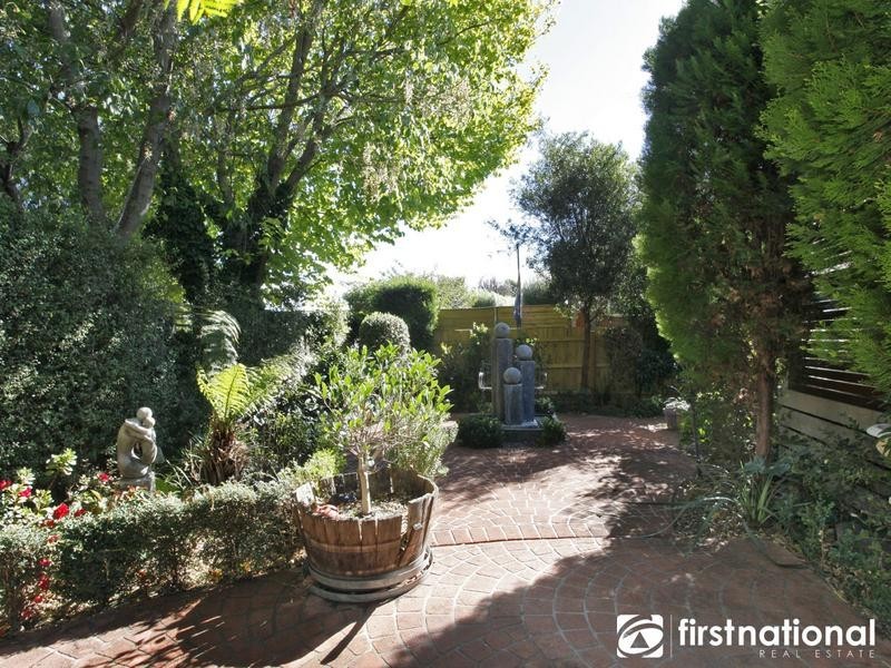 66 Lodge Crescent, Berwick VIC 3806