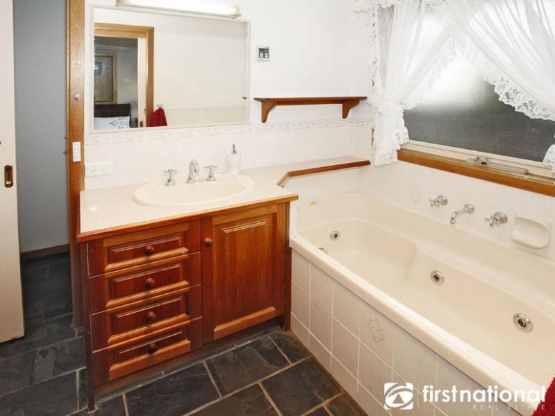 36 Pentland Drive, Narre Warren VIC 3805