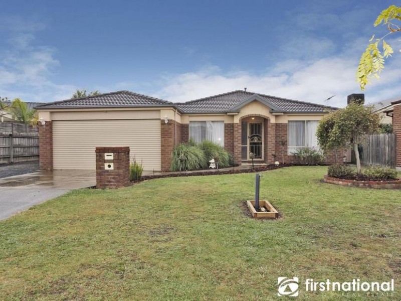 16 Saintly Grove, Berwick VIC 3806