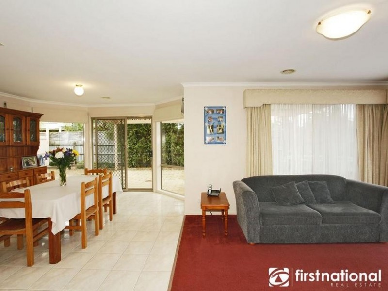 16 Saintly Grove, Berwick VIC 3806