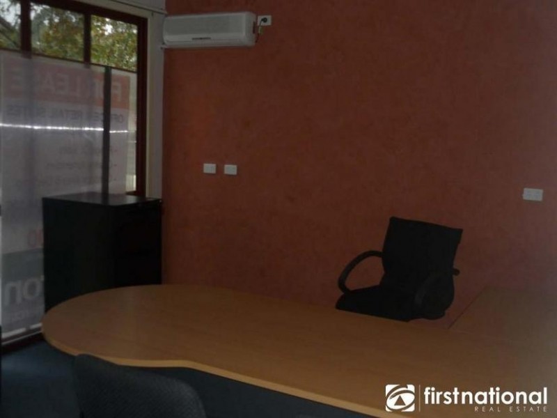 2 Kempson Walk, Berwick VIC 3806