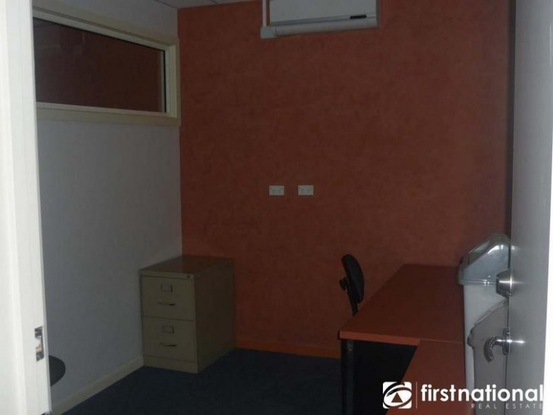 2 Kempson Walk, Berwick VIC 3806