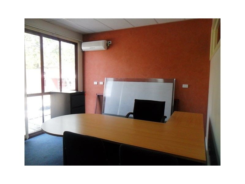 2a Gloucester Avenue, Berwick VIC 3806