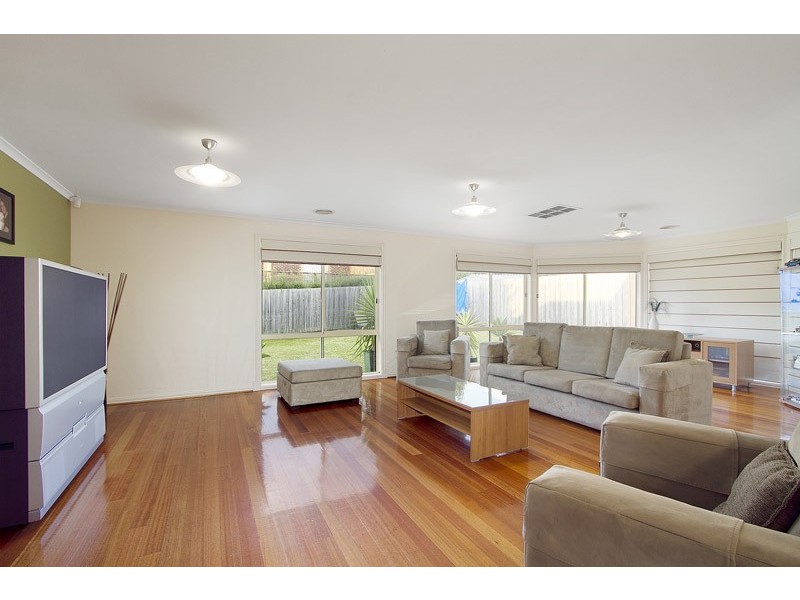 8 Chelsea Crescent, Berwick VIC 3806