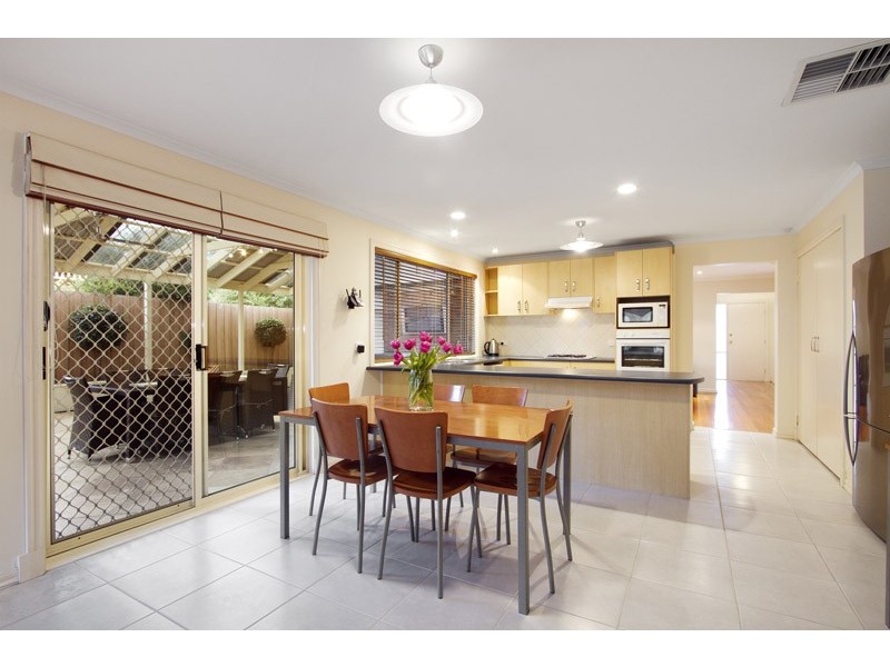 8 Chelsea Crescent, Berwick VIC 3806