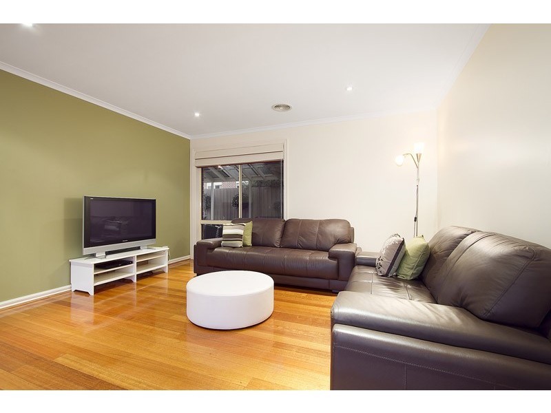 8 Chelsea Crescent, Berwick VIC 3806