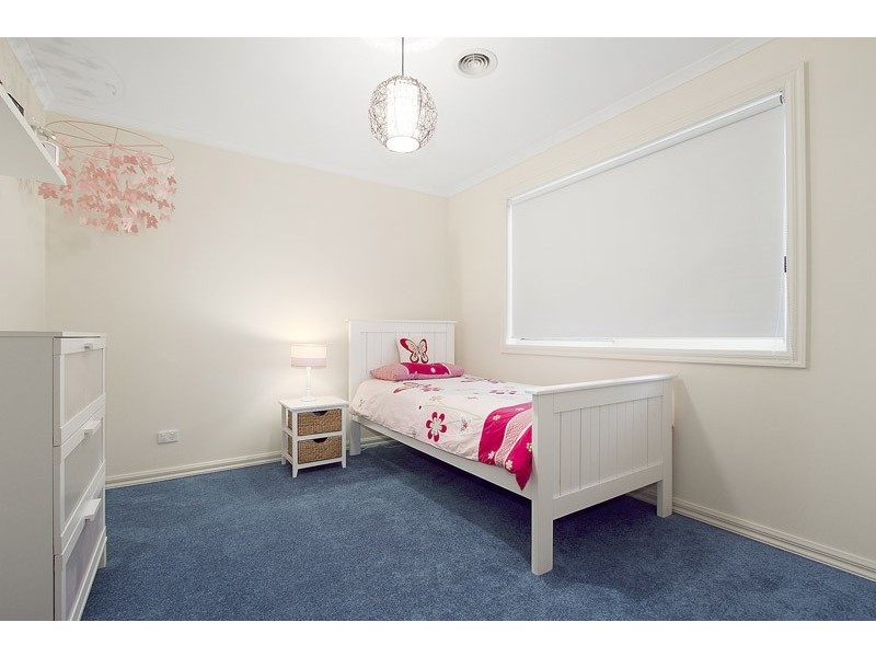 8 Chelsea Crescent, Berwick VIC 3806