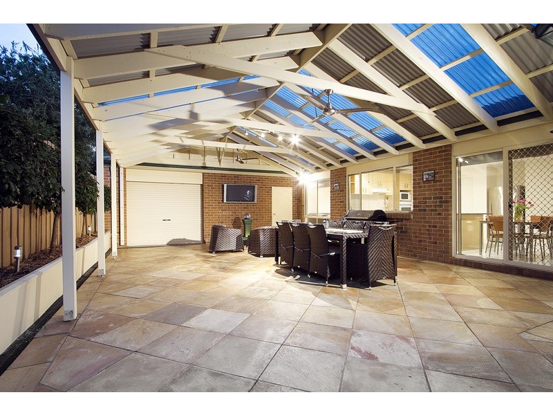 8 Chelsea Crescent, Berwick VIC 3806